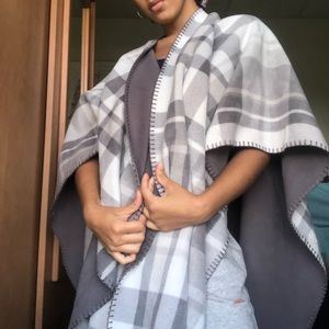 GRAY PLAID PONCHO